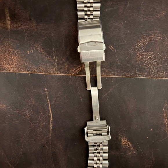 MiLTAT 22mm Super-JUB Watch Band compatible with Seiko 5 Sports - Picture 3 of 3